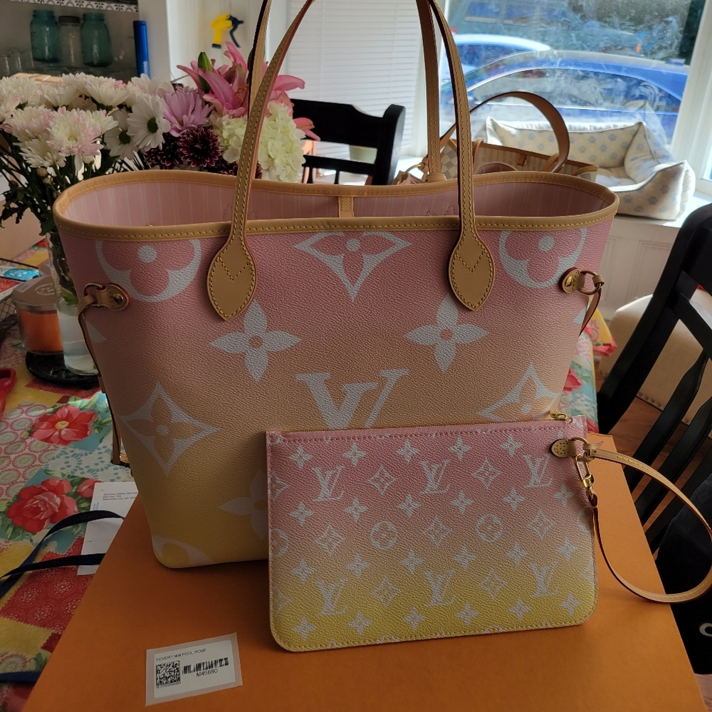 🔥Louis Vuitton By the Pool Neverfull🔥